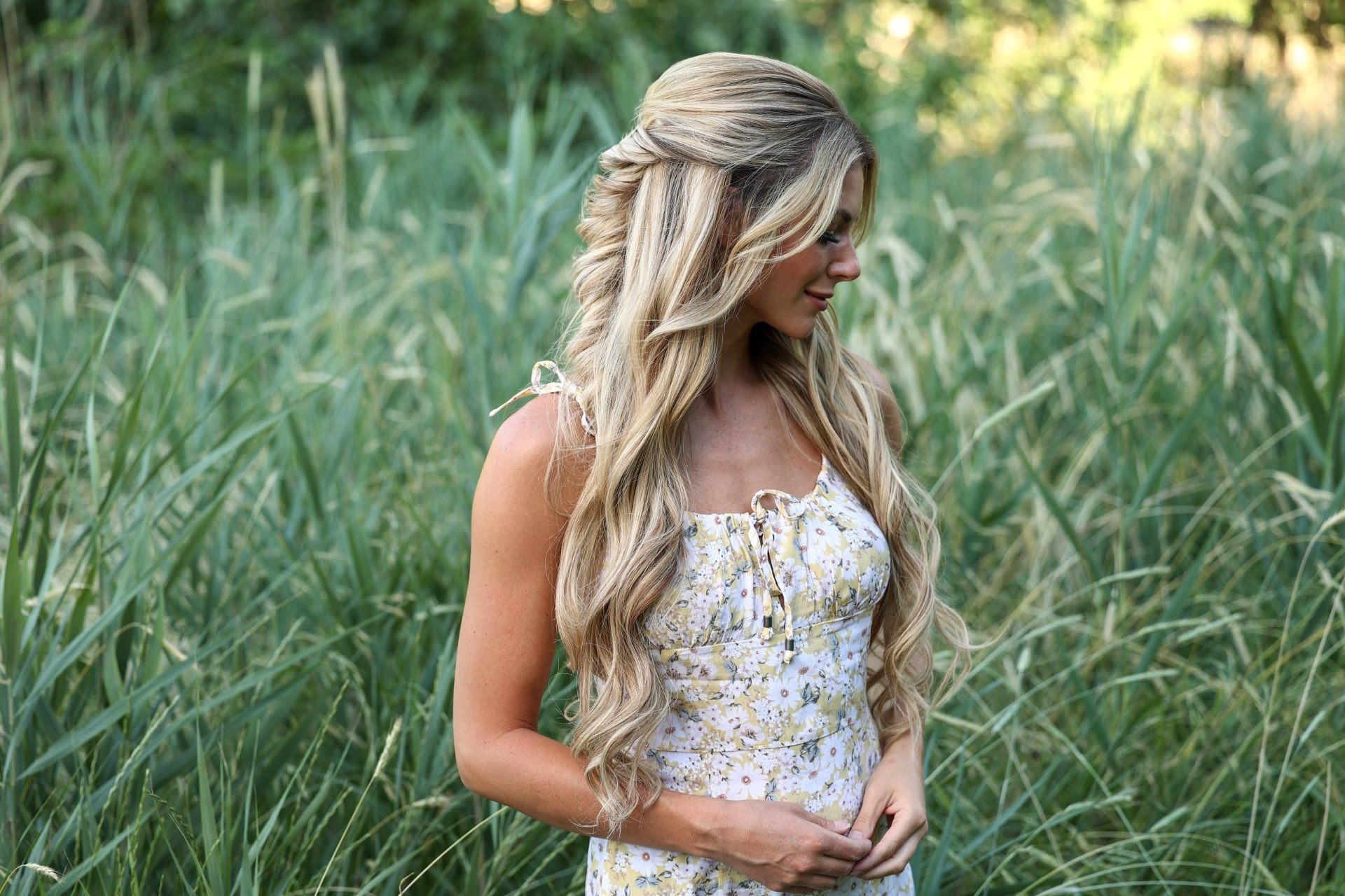 Balayage blonde side view